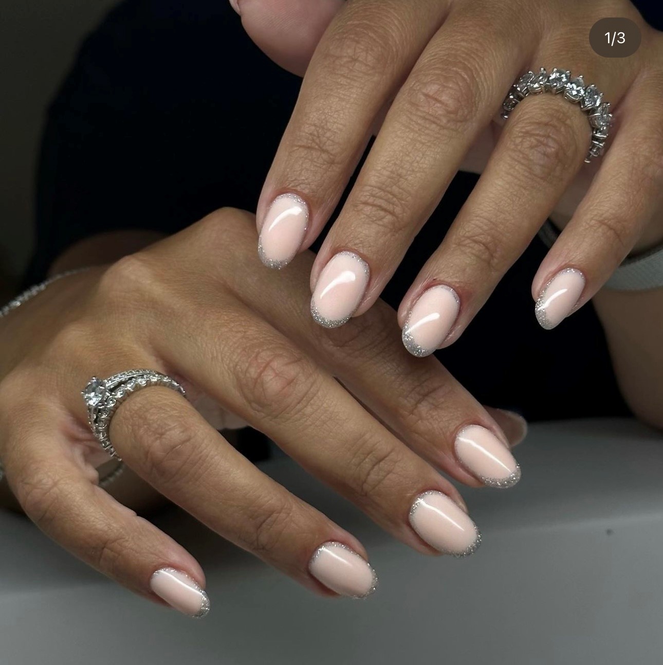 Elegante Maniküre und verwöhnende Handpflege